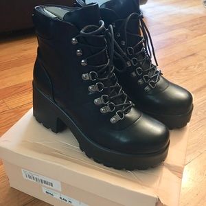 Platform hiking boot - Vegan leather